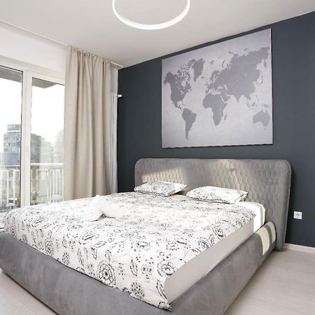 2 Bedroom Apartment With Amazing View In City Center Bukarest Exteriör bild