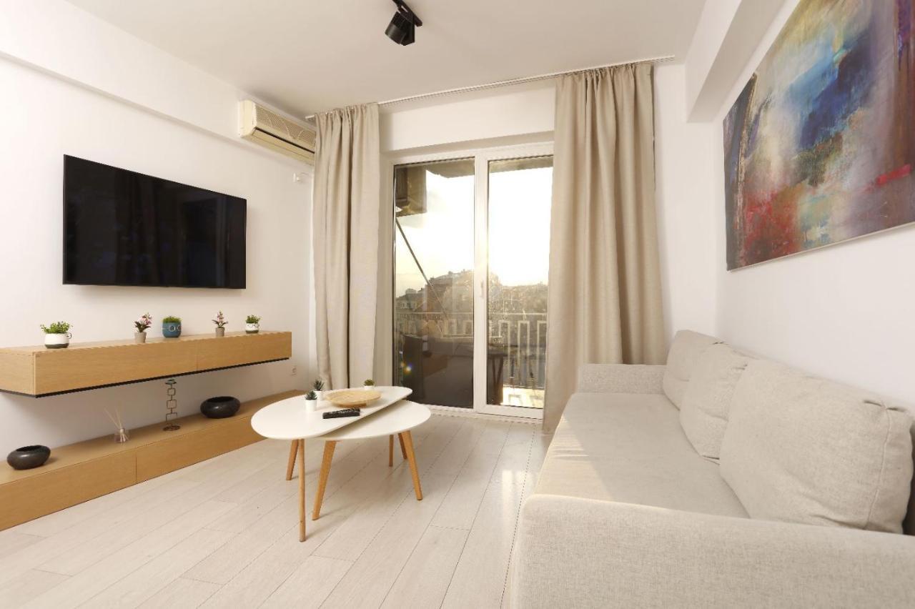 2 Bedroom Apartment With Amazing View In City Center Bukarest Exteriör bild